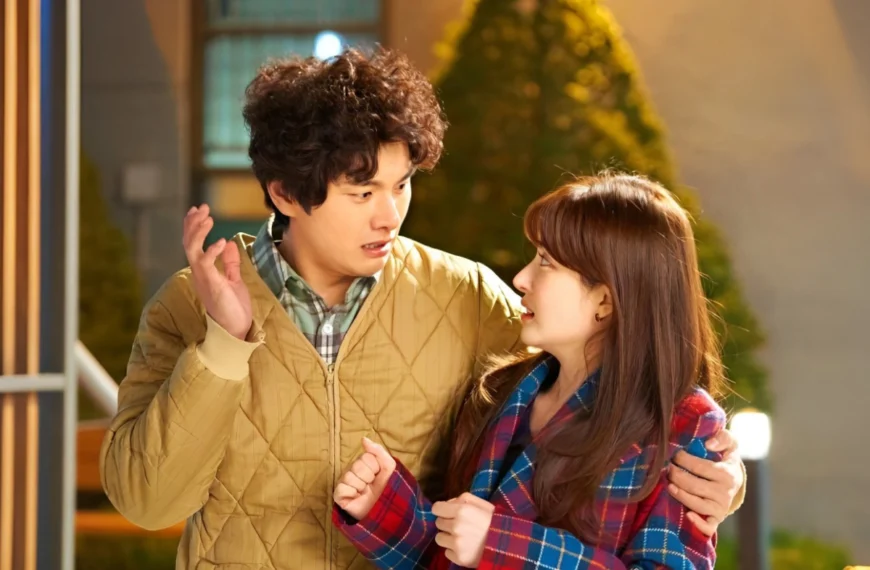 Surprising Action by Lee Yi Kyung Startles Jo Soo Min in New Images from "Marry YOU"